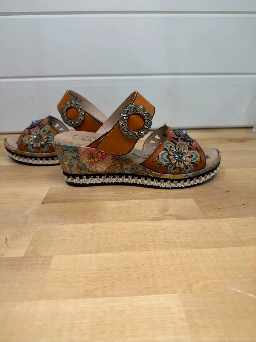 L'ATISTE Floral Embellished‎ Tan Wedge Sandals Boho